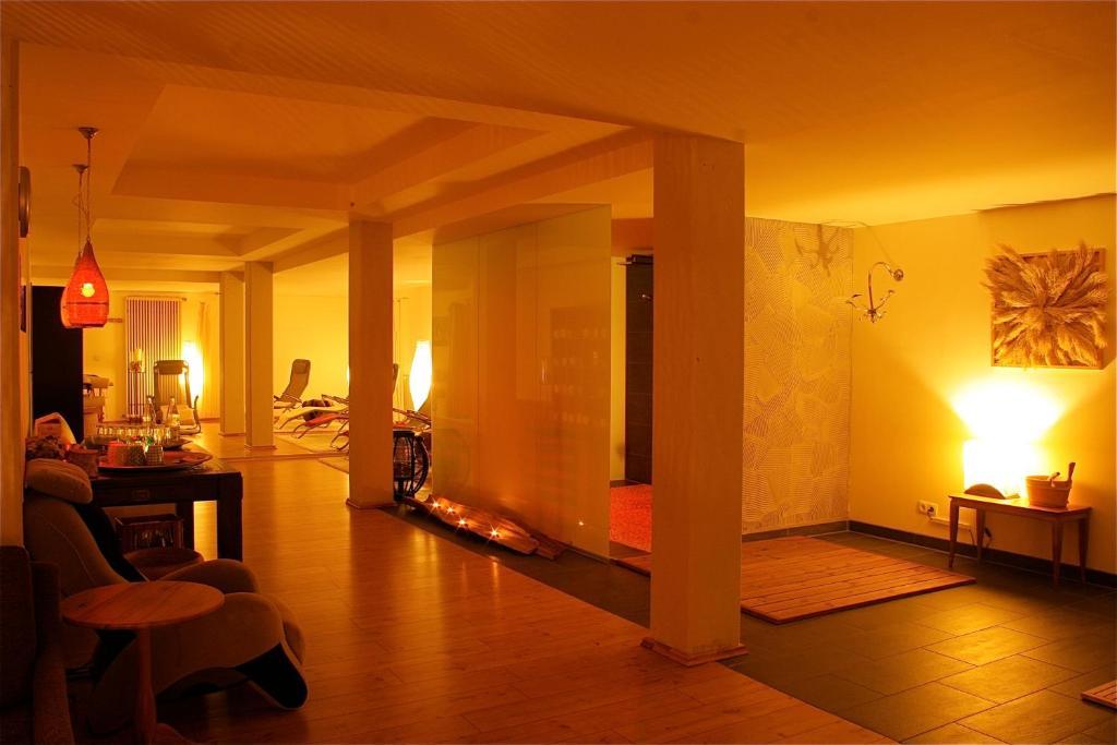 לינדאו Maxhotel מראה חיצוני תמונה